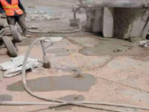 磐石水泥混凝土路面板底注浆技术 路面脱空注浆整治方案