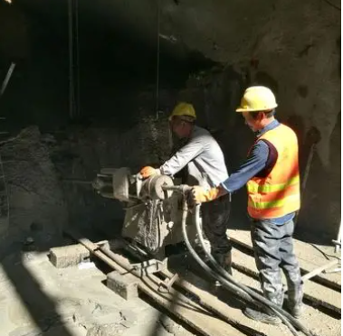 磐石水下抗分散灌浆料特点 水下不分散注浆料介绍